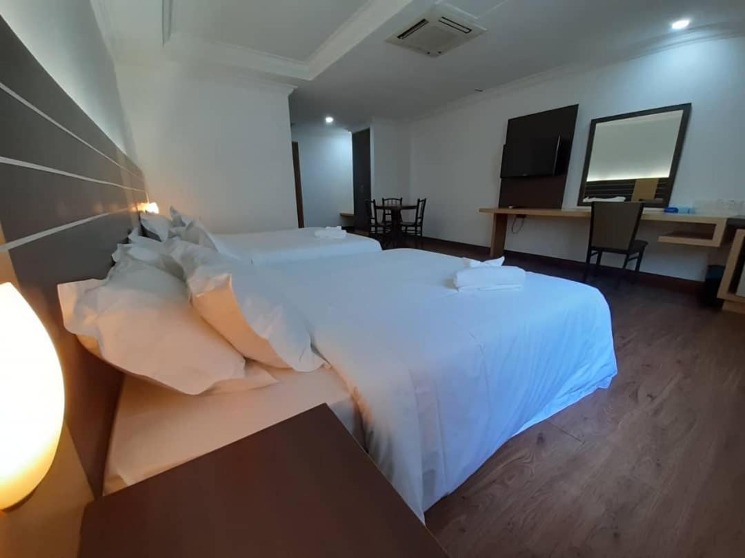 Sara Hotel Labuan Eksteriør bilde