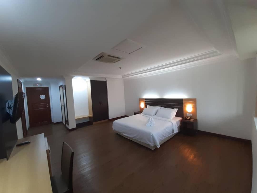Sara Hotel Labuan Eksteriør bilde